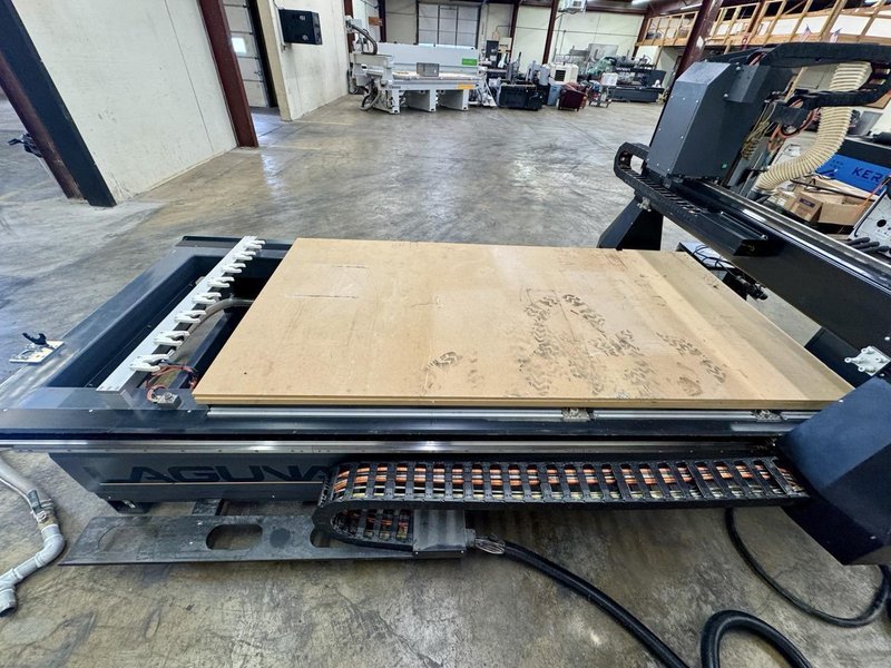 Laguna SmartShop II Pro 4′ x 8′ CNC Router, 2023 – 12 HP HSD Spindle, 8-Position ATC, Vacuum Table, Syntec Control