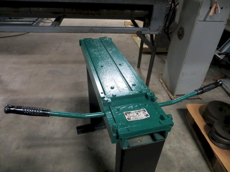 24&quot; Lockformer Cheekbender w/ Stand