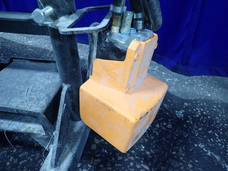 WELDING AUTOMATION 4000 LBS ADJUSTABLE PIPE ROLL  -  HD2L-100