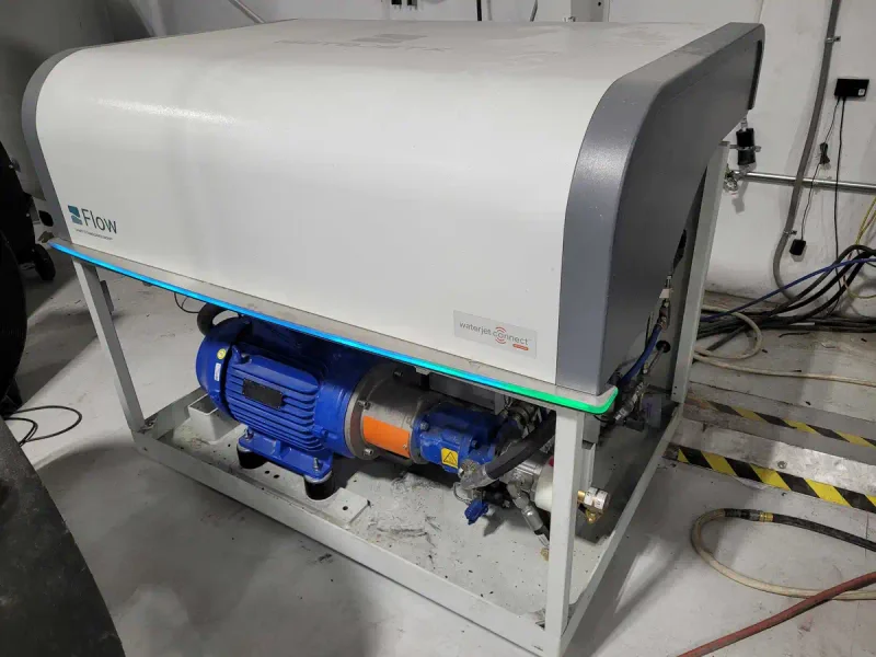 2023 FLOW Mach 200c 4020 Pivot Plus | Waterjet Cutters