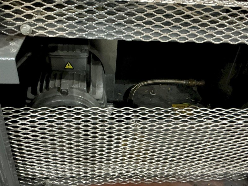 2005 20 HP ATLAS COPCO MODEL #SF15 ROTARY SCREW AIR COMPRESSOR : YOBRO #25157