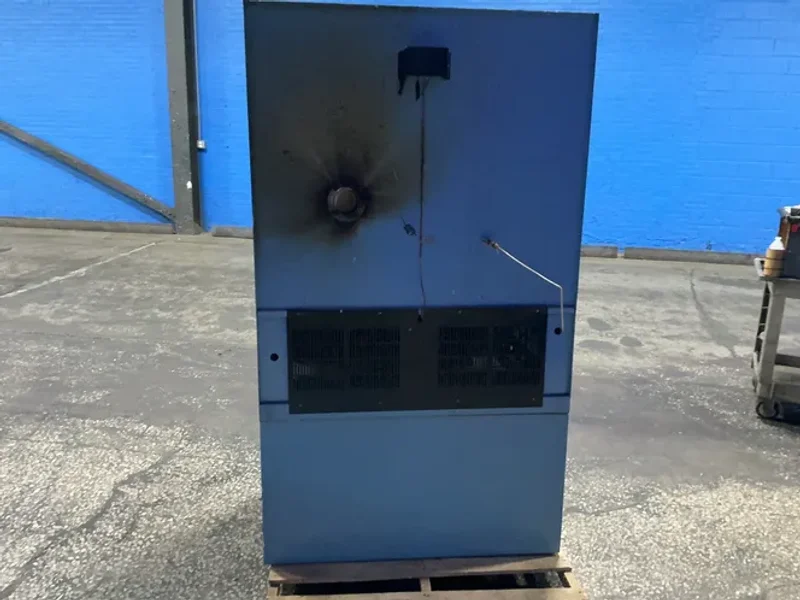 BLUE M 20” X 20” X 24” OVEN   -  DC-256C