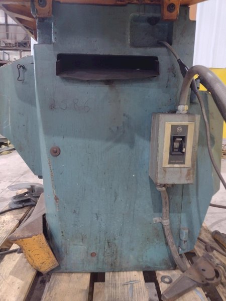 8&quot; X 8&quot; COMACA HYDRAULIC NOTCHER / NOTCHING MACHINE: STOCK #21131