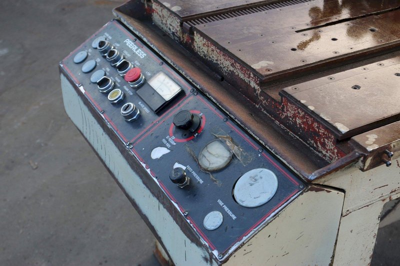 18" X 20" PEERLESS  MODEL #VB1820XL TILT FRAME VERTICAL BANDSAW: STOCK #70566