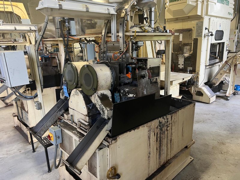 Nutap Model MAS-14V Twin Spindle High Speed Bent Shank Tapper