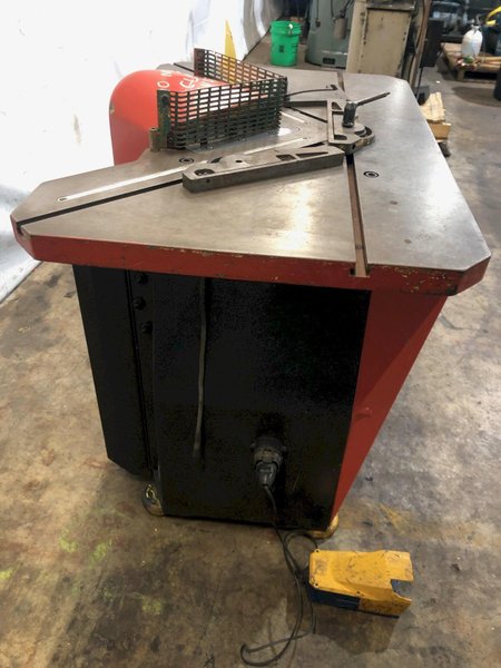 8.75&quot; X 8.75&quot; X 10 GAUGE STRIPPIT MODEL #102661 HYDRAULIC CORNER NOTCHER: STOCK 13848