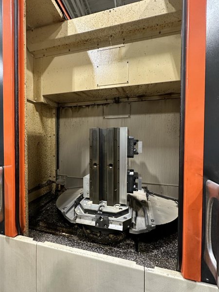 Mazak HCN-4000 400mm HMC, 2012 – 80 Tools, Full 4th Axis, CAT40, Probing, Chip Conveyor