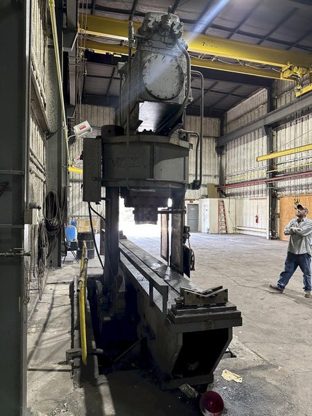 400 TON X 18' VERSON TRAVELING HEAD HYDRAULIC STRAIGHTENING PRESS: STOCK #23095