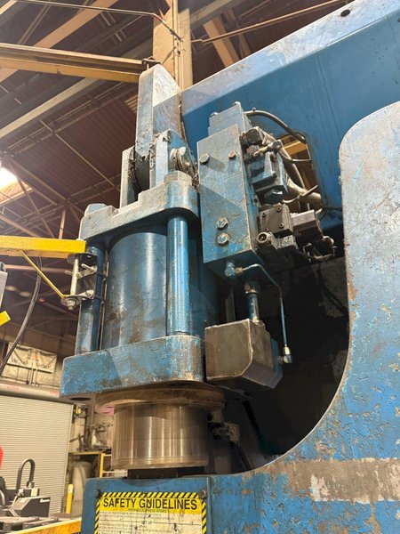 230 TON X 14' CINCINNATI 230AFX12 AUTOFORM HYDRAULIC PRESS BRAKE WITH CONVERSATIONAL CONTROL. STOCK # 0112226