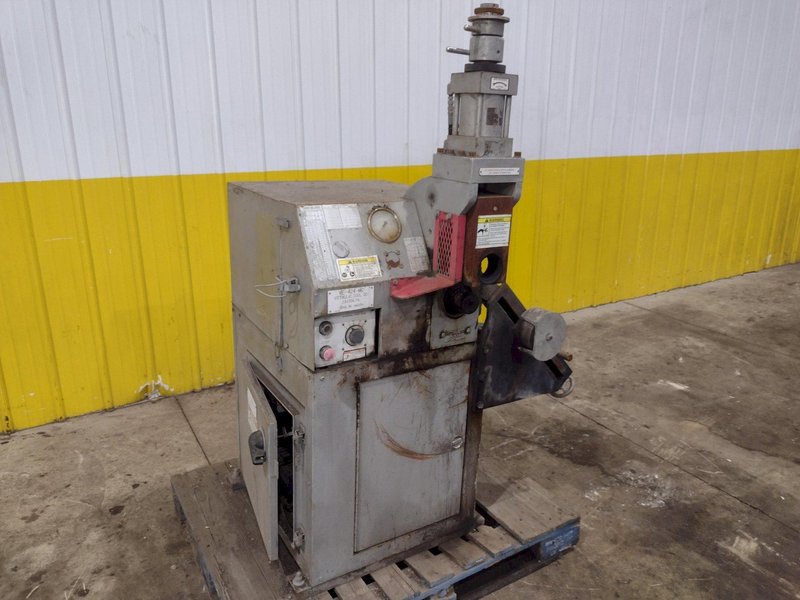 4" TO 24" VICTAULIC MODEL #VE-424-MC HYDRAULIC GROOVER MACHINE: STOCK #22645