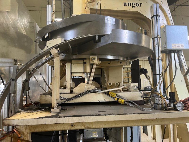 Nutap Model MAS-14V Twin Spindle High Speed Bent Shank Tapper