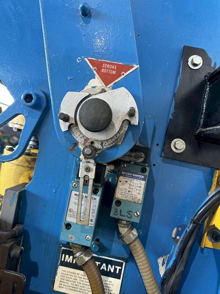 55 TON X 8' DI-ACRO 55-8 HYDRA-POWER PRESS BRAKE W/ AUTOMEC PC-800 CONTROLLER. STOCK # 0951523