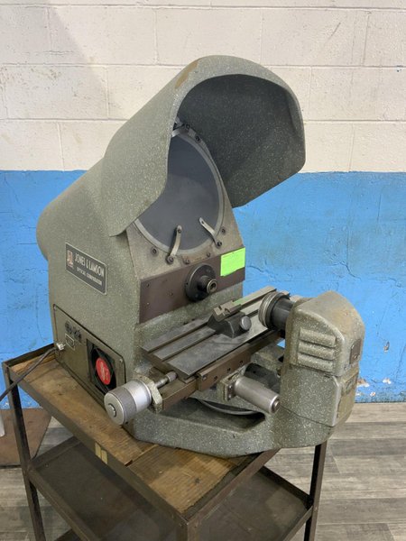 10" JONES &amp; LAMSON OPTICAL COMPARATOR WITH BENCH: STOCK #81203