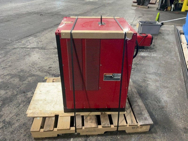 LINCOLN ELECTRIC TIG WELDER  -  SQUARE WAVE TIG-355