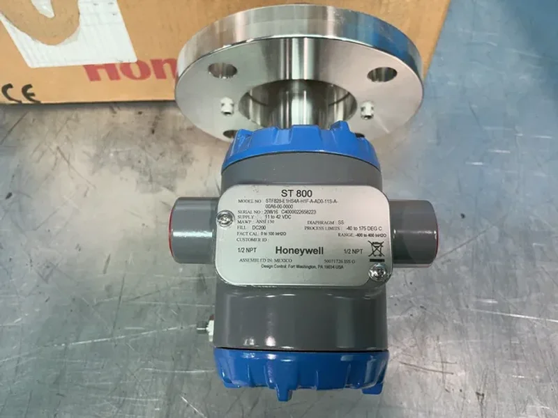 Honeywell Flange Mounted Liquid Level Transmitter - Stf828-e1hs4a-h1f-a-ad0-11s-a-00a6-00-0000
