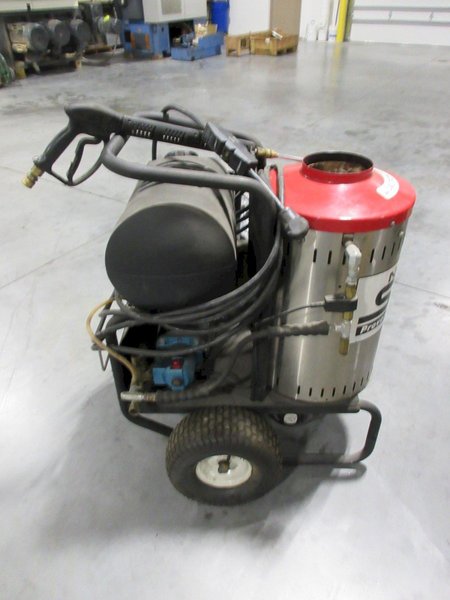 NorthStar Portable Electric Hot Water and Wet Steam Pressure Washer, 2750 PSI, 2.5 GPM, Max Temp 250 F- Auction Item