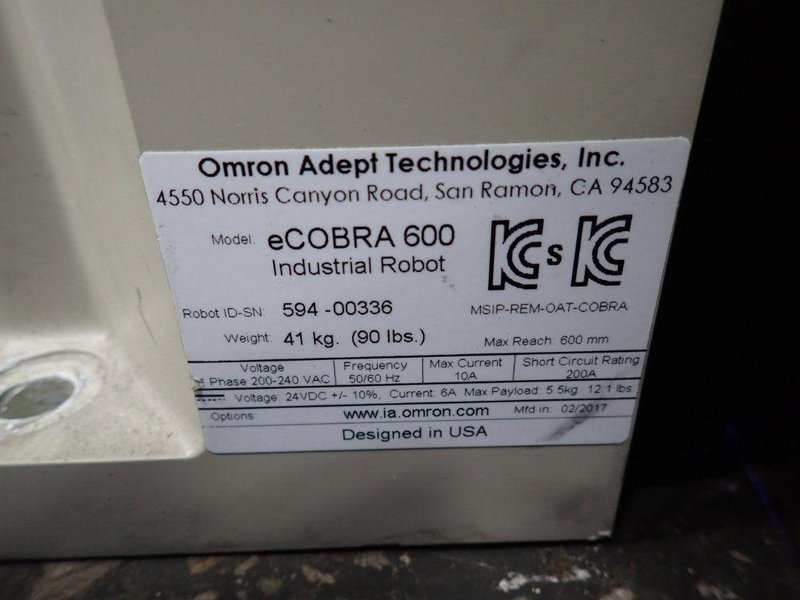OMRON ADEPT INDUSTRIAL ROBOT   -  ECOBRA 600