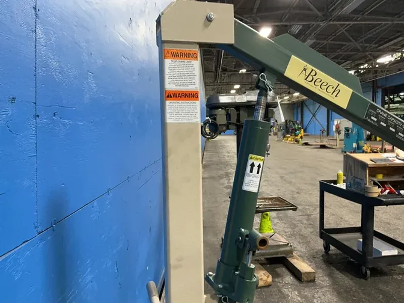 BEECH DESIGN &amp; MANUFACTURING 1000 LBS SHOP CRANE  -  B-1000
