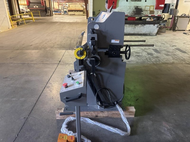 GMC Machinery HBB-0410 4′ x 10-Gauge Heavy Duty Hydraulic Box &amp; Pan Finger Brake, 2025