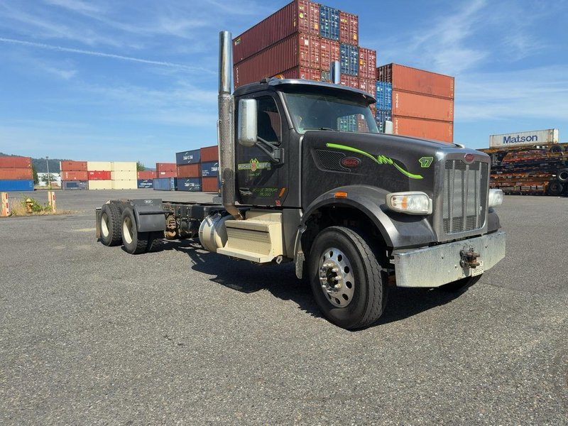 Peterbilt 567 Log Truck, 2018 – PACCAR Engine Heavy Spec Logging Truck, Tandem Axle, Ready to Work