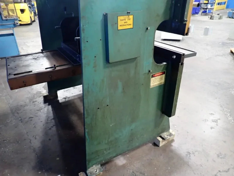 WYSON 72" X 40 TON PRESS BRAKE  -  H-4072