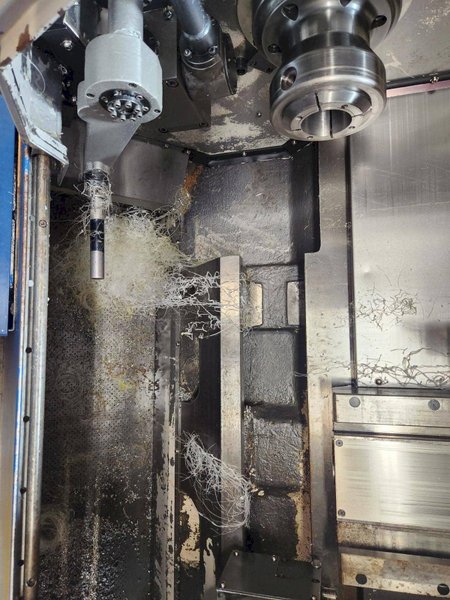 Doosan Puma 240B CNC Lathe, 2005 – Bar Feeder, Tailstock, Parts Catcher