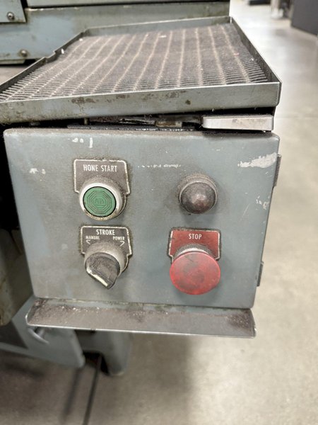 Sunnen MBB 1800D Automatic Horizontal Hone For Sale
