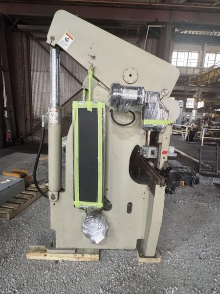 100 Ton x  8′ Accurpress 71008 Press Brake, 2003