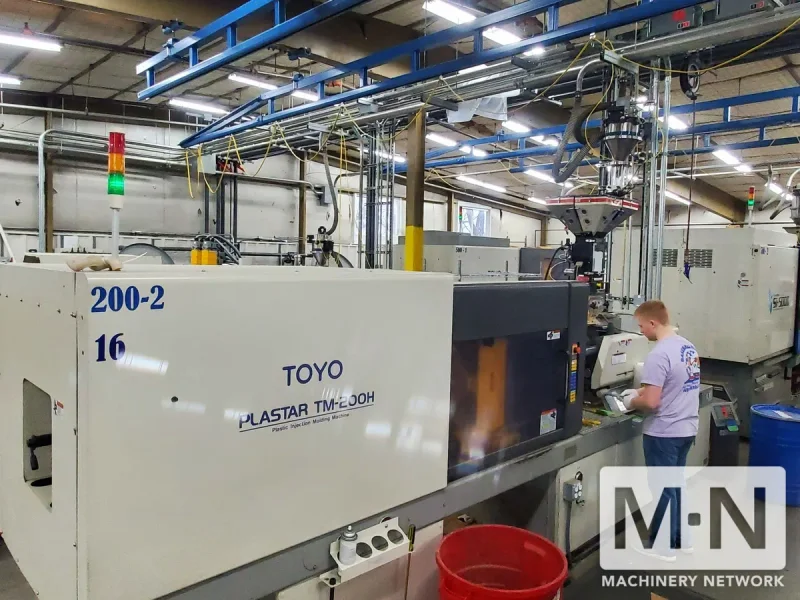 200 TON 13 OZ TOYO MODEL TM-200H INJECTION MOLDING MACHINE MFG 2000