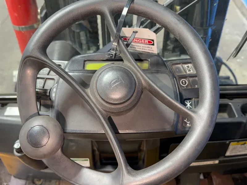 Yale 9600 Lbs Propane Forklift - Glp100vxnkhe088