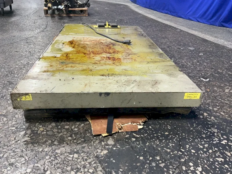 SOUTHWORTH 32” X 60”/2000 LBS LIFT TABLE