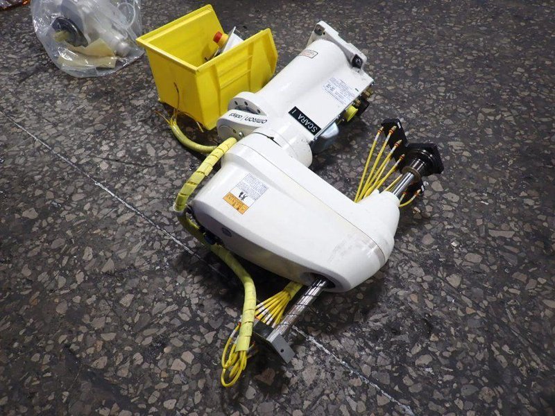 OMRON ADEPT INDUSTRIAL ROBOT   -  COBRA 350