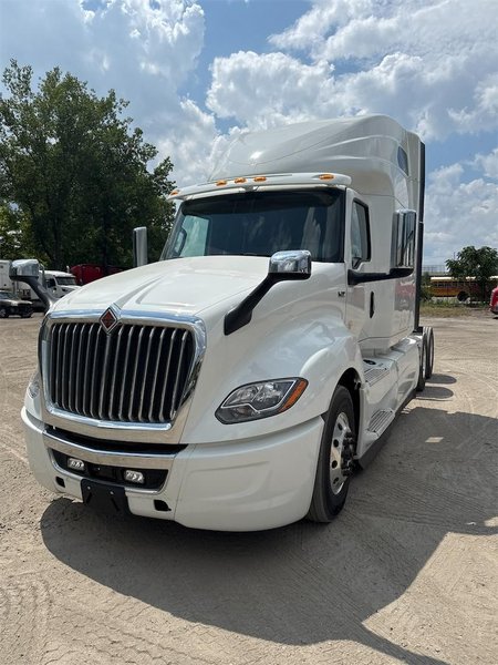 2023 International LT625 3HSDZAPR2PN563626