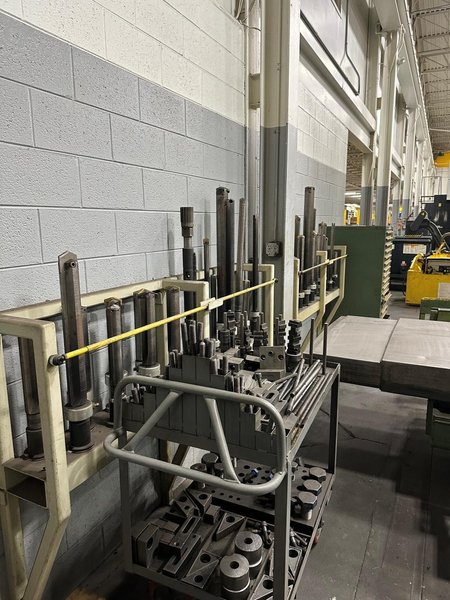 Giddings &amp; Lewis 6&quot; Model H6T CNC Table Type Boring Mill Year: 1991