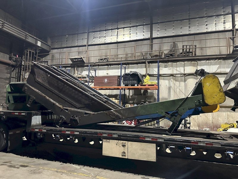 20&#039; LONG X 24” WIDE STEEL BELT POWERED INCLINED PARTS CONVEYOR: STOCK #20816