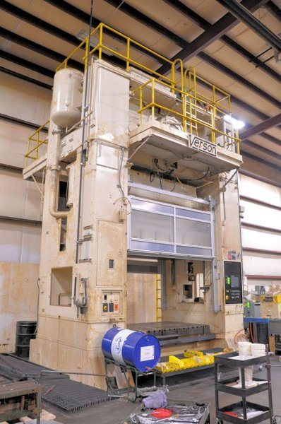 800 TON VERSON SE2-800-108-60T STRAIGHT SIDE MECHANICAL METAL STAMPING PRESS FOR SALE, PREVIOUSLY RECONDITIONED WITH UPDATED CIECO CONTROLS