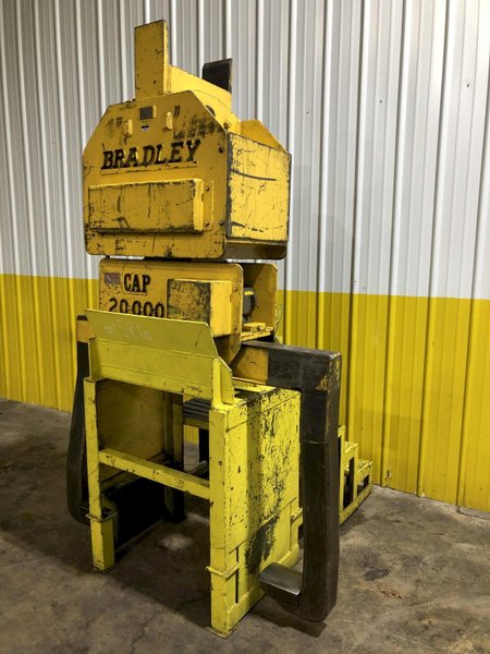 20,000 LB 10 TON BRADLEY MOTORIZED ROTAION COIL GRAB CLAW TYPE LIFT: STOCK #15816