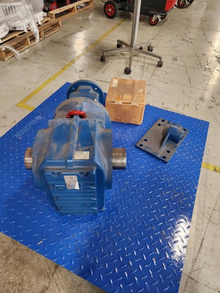 SEW EURODRIVE GEARMOTOR KT97/T AM254/256 USED