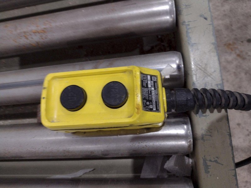 3800 LBS X 60" X 42" SOUTHWORTH MODEL #LS4-36 HYDRAULIC SCISSOR LIFT TABLE WITH ROLLER TOP, 110 VOLT: STOCK #20884