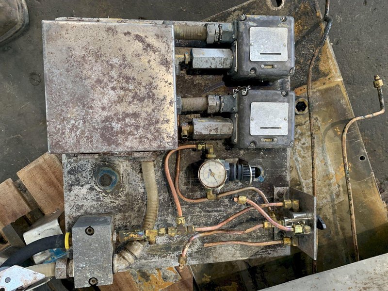 AIRLOX S-50 AR VISE. (QTY 4) STOCK # 0997424