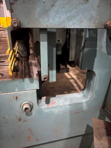 12' X 3/8" ALLSTEEL MODEL #3/8-12 HYDRAULIC POWER SHEAR WITH BACK GAUGE: YOBRO #24250