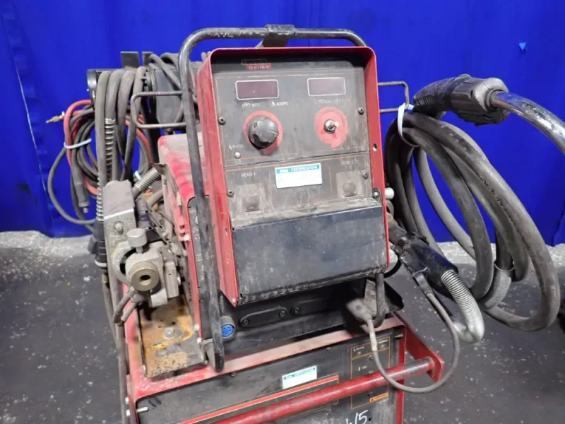 LINCOLN ELECTRIC 450 A WELDER   -  POWER WAVE 455