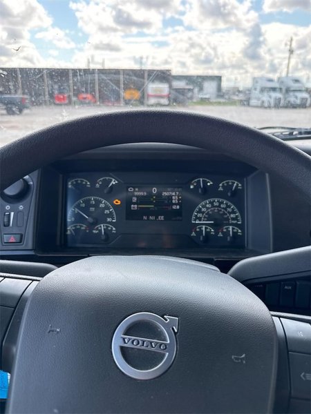 2024 Volvo VNL64T860 4V4NC9EHXRN656677