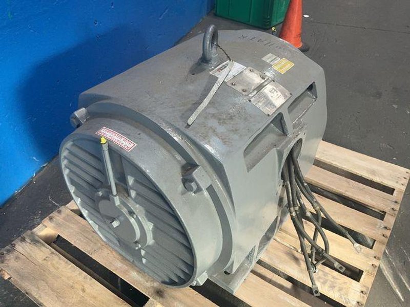 TOSHIBA 200 HP MOTOR  -  02250106-270R01