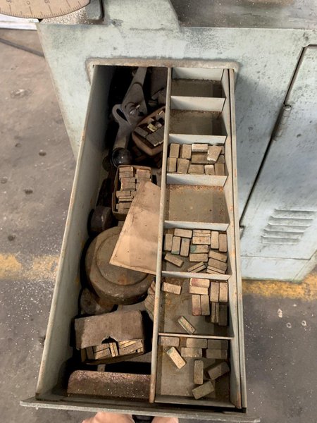 18" GROB NS18 VERTICAL BANDSAW. STOCK # 0683824.