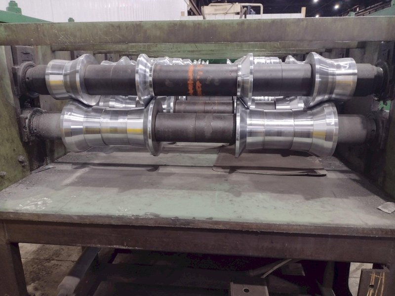 36" HI-RIB AG PANEL LINE: 14 STAND BRADBURY MODEL M2.548-14 ROLLFORMER &amp; AIRAM CUTOFF PRESS: YOBRO #26013