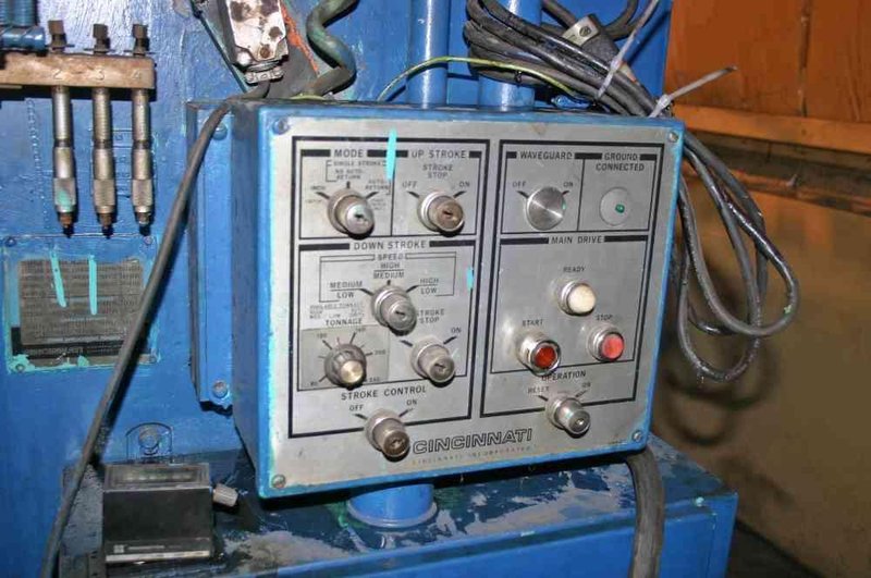 230 TON X 14' CINCINNATI HYDRAULIC PRESS BRAKE: STOCK #56000