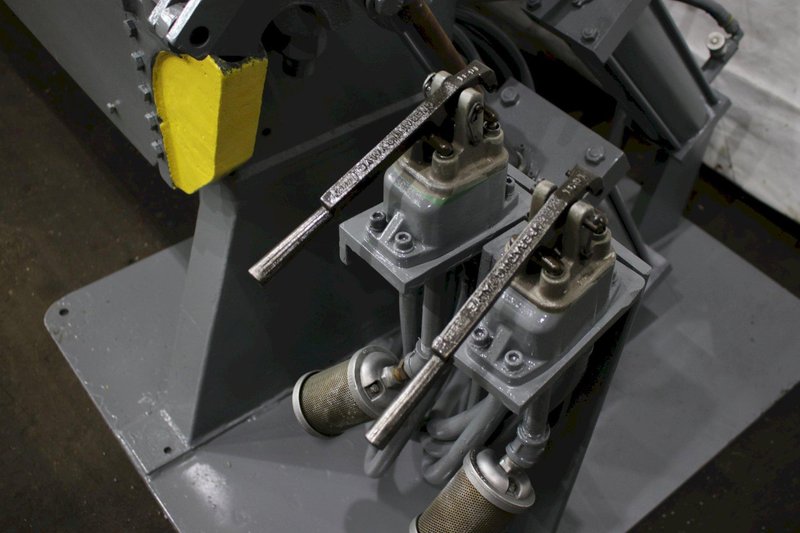 8' X 12 GA DRIES &amp; KRUMP APRON BRAKE WITH AIR ASSIST: STOCK #76393