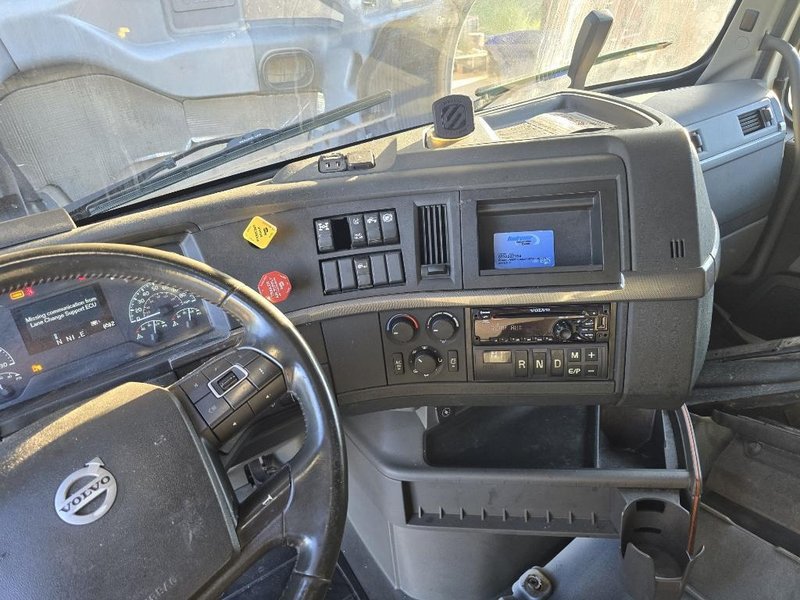 VOLVO VNL64T760 - Trucks