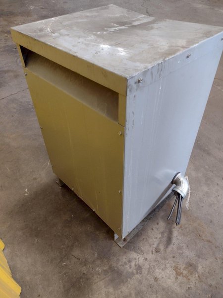 30 KVA FEDERAL PACIFIC 480 TO 480Y/277 3 PHASE ELECTRIC TRANSFORMER: STOCK #17219